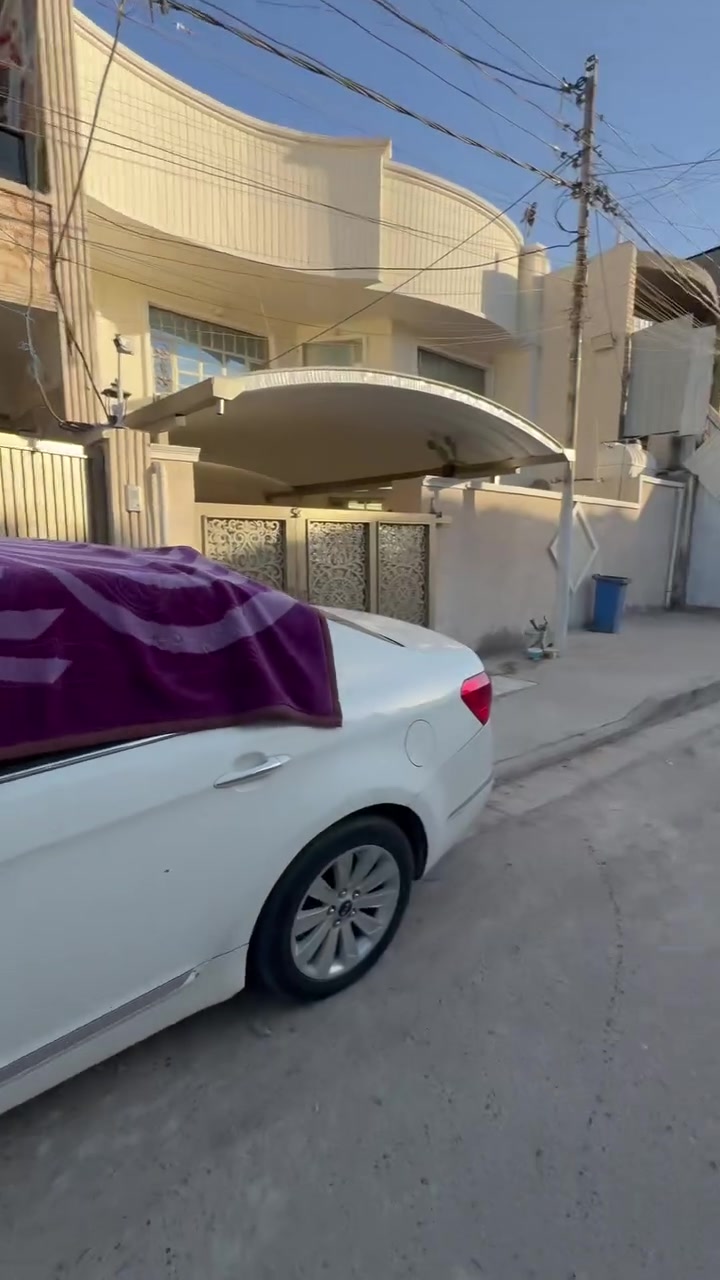 السلام عليكم 
دار 🏠 للبيع مساحه 100م واجهه 5نزال20
سنه البناء:2025
بناء درجه اولى كل بواري وجوازات ذكيه كلها100‎‎%‎
طابقين +يحتوي على 3غرف نوم +ارضيه بورسلين 
نوع العقار:سند 25 زراعي 
العنوان :بغداد الشعب نهايه شارع الصحه حي الكوثر زراعيه شارع ابو ماهر مدخل علوه اسماك الشعب يبعد عن الشارع العام 5دقايق

الاستفسارات الاتصال على رقم ***********
(البيع نقد فقط بدون اقصاد )
ملاحظة مكلف بالنشر.
