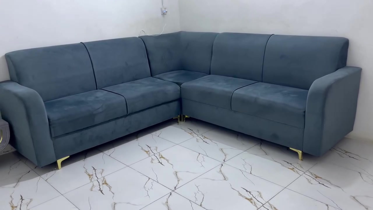مرحبا عندي هذا تخم سويته احطاطه قسم بالله وكلفني ٥٥٠حتىً لو على ٣٥٠ قفله هم ابيع اتواصلو على هذا رقم ***********جديد كلش اي شي مابي نظيف من كلشي لن احطاطه خشب
