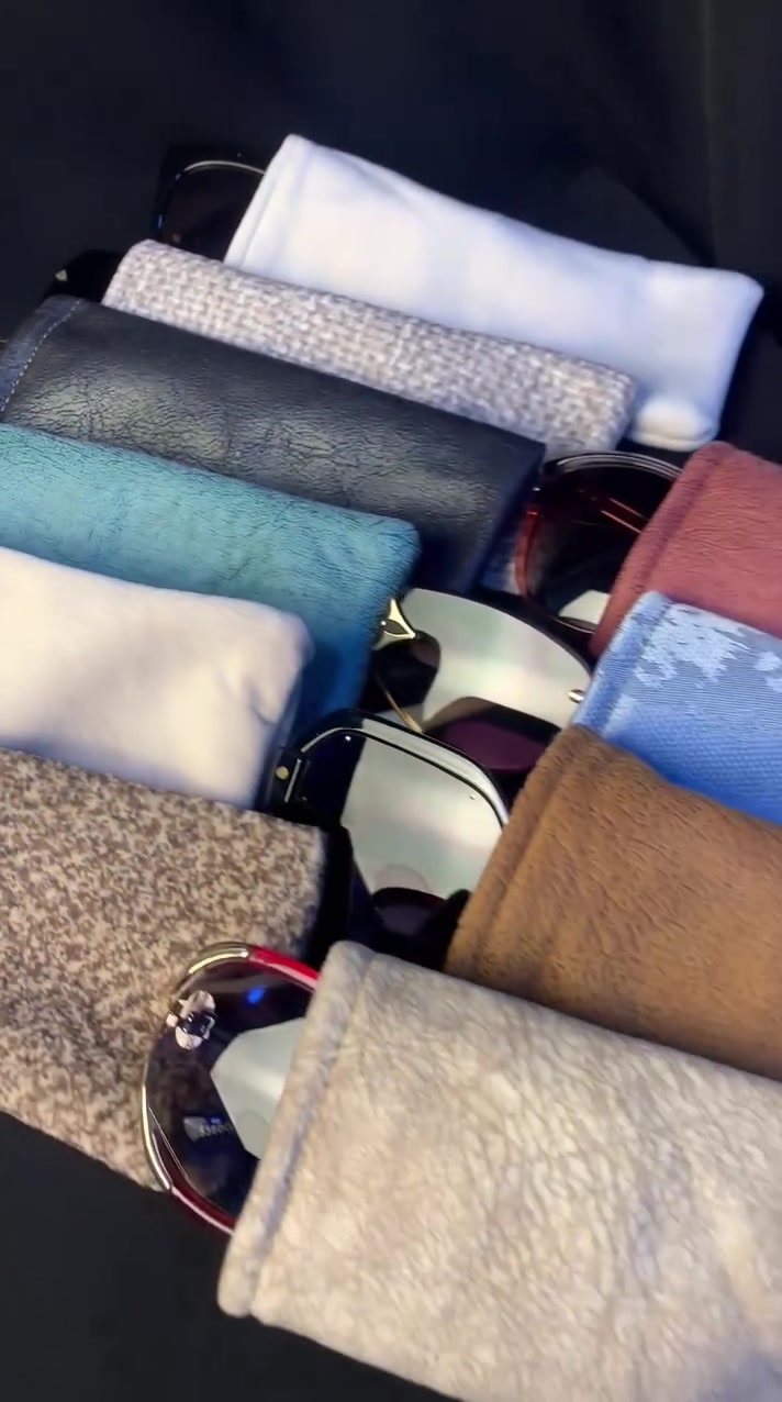 ✨ حافظات نظارات شمسية وطبية 👓✨
حافظات أنيقة وعملية، ترهم لجميع أنواع النظارات 🕶️👓
تحافظ على نظارتك من الخدوش والكسر وتخليها مرتبة وآمنة 💯
🔥 سعر القطعة: 500 دينار فقط! 🔥
📦 متوفر عدة ألوان وأشكال
📲 للحجز والاستفسار واتساب:
***********
💖 الكمية محدودة، احجز حافظتك هسه!
