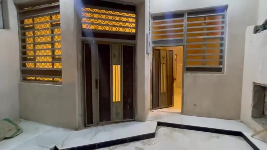 بيت بلديه بصحفيين الاولى مساحته ١٢٥ م
يحتوي على غرفه وصاله ومطبخ وديوان وصحيات وكراج سعر 68مليون وبيه مجال قليل ***********

