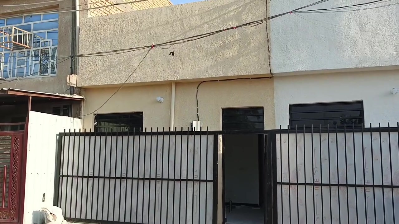 للبيع بيت مساحة ٥٠ متر موقع بالقيس مقابيل المدرسه باقر قرب المستشفى بسعر ٣٦ ‏‪***********‬‏
