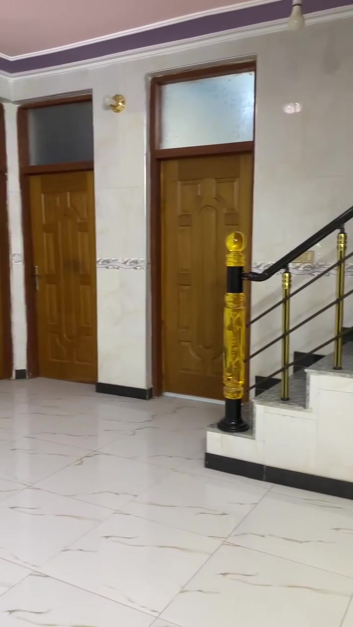 بيت طابو صرف بناء سنة 2019
مساحة 125 متر بناء 100مربع  تشجير اصولي 
طابقين يحتوي الطابق الاول على غرفتين ومطبخ وصالة كبيرة وحمام والطابق الثاني على ثلاث غرف وصالة كبيرة وحمام وبيتونة كبيرة وحمامات خارجية 
في الزعفرانية شارع منتزه كاردن ستي قرب حسينية ابي طالب السعر 400مليون  وبي مجال التواصل على الواتساب فقط  الرقم ***********
