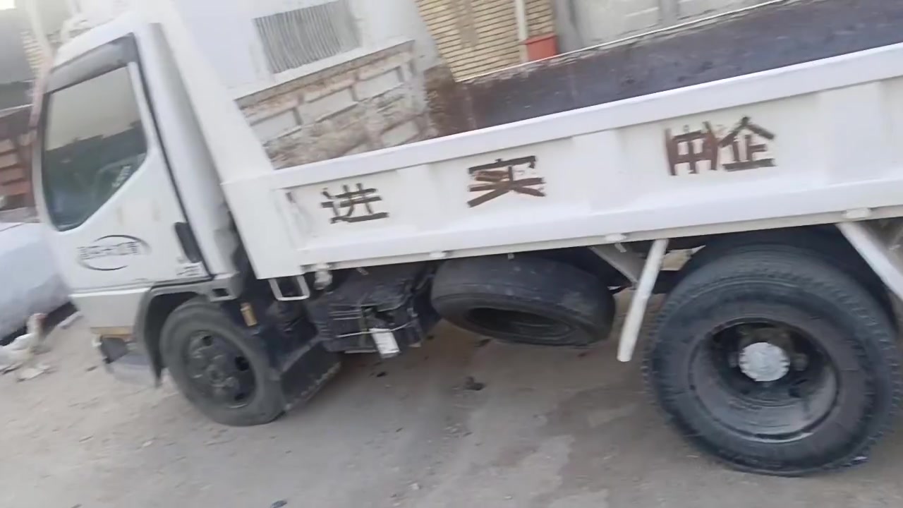 السلام عليكم كنتر للبيع  نمره ذي قار صاحبها بالشطره ثاني يوم يدور لك مكفوله كفاله عامه  محركه مسكر ابو قبق الاسود  بيه خيط تبخيرالاستفسار اكثر اتصال الرقم ***********
