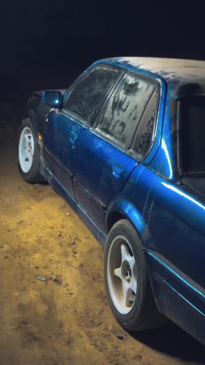 مكلف بل نشر رقم راعيه ***********
سلام عليكم BMW ,E30
زعره للبيع موديل 90 سياره كامله غرفه جديده حداديه جديده كارتون كلشي جديد مكينه دبل فانوس مسكر 25  نقصها طابوكه يعني كايمه  بس سعر 23عليهة غرامه تنزل من سعرها رقم بغداد
