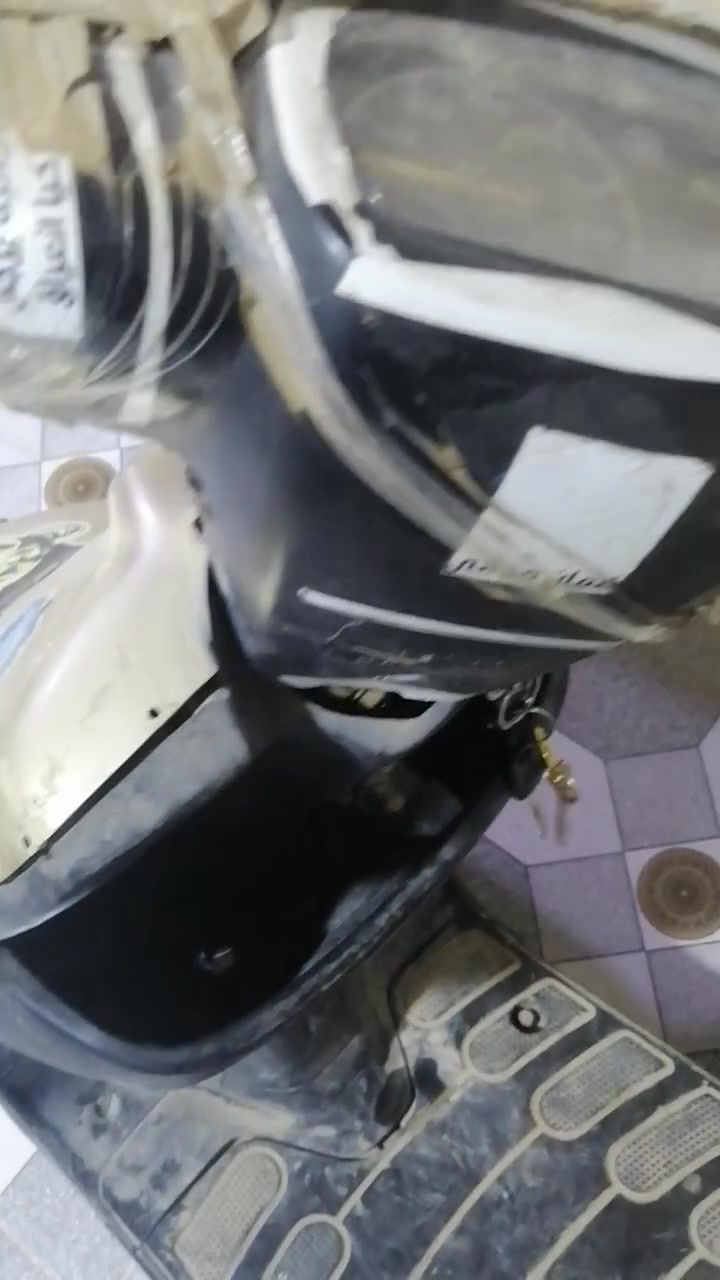 زعره
شغاله عايزه كفرات وباتري. ع الفحص 
السعر 150 وبيها مجال 
*********** واتساب او اتصال.
