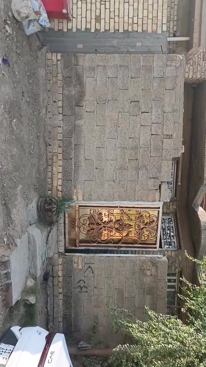 مدخل الحمل النفط • ١٠٠م • يحتاج ترميم