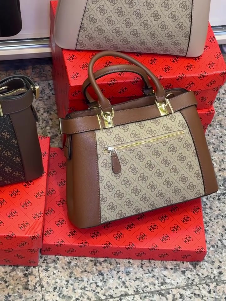 آخر قطع 👌
كوالتي درجة اولى 
#كرار_لحقائب_والاحذية👜👠 
#العنوان_البصرة_شنشل_مول_طابق_الارضي 
#للحجز_او_الاستفسار_مراسلتنا_دايركت📩
