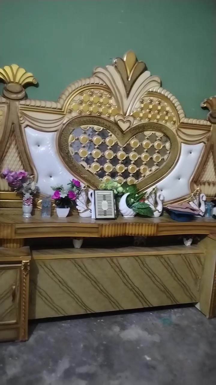 اقراض للبيع قرف اخشاب معه كهربائيات ***********
