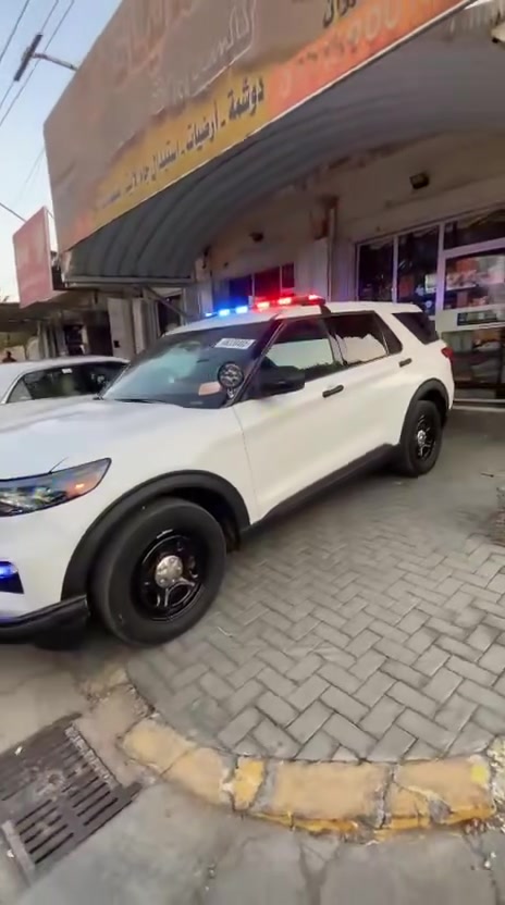 فورد اكسبلورر هايبرد بوليسي موديل 2023 رقم بغداد، الدرع والفيدراليات كلها موجوده وياها اجت ، تبديل بابين جهة اليمين فقط (قطعة وحدة صبغ فقط) 
بچم كبس بلادي
ماشية 46 الف كيلو (يعني تقريباً 29 الف ميل فقط)
السعر 185
رقم بغداد بأسمي 
للتواصل ***********
