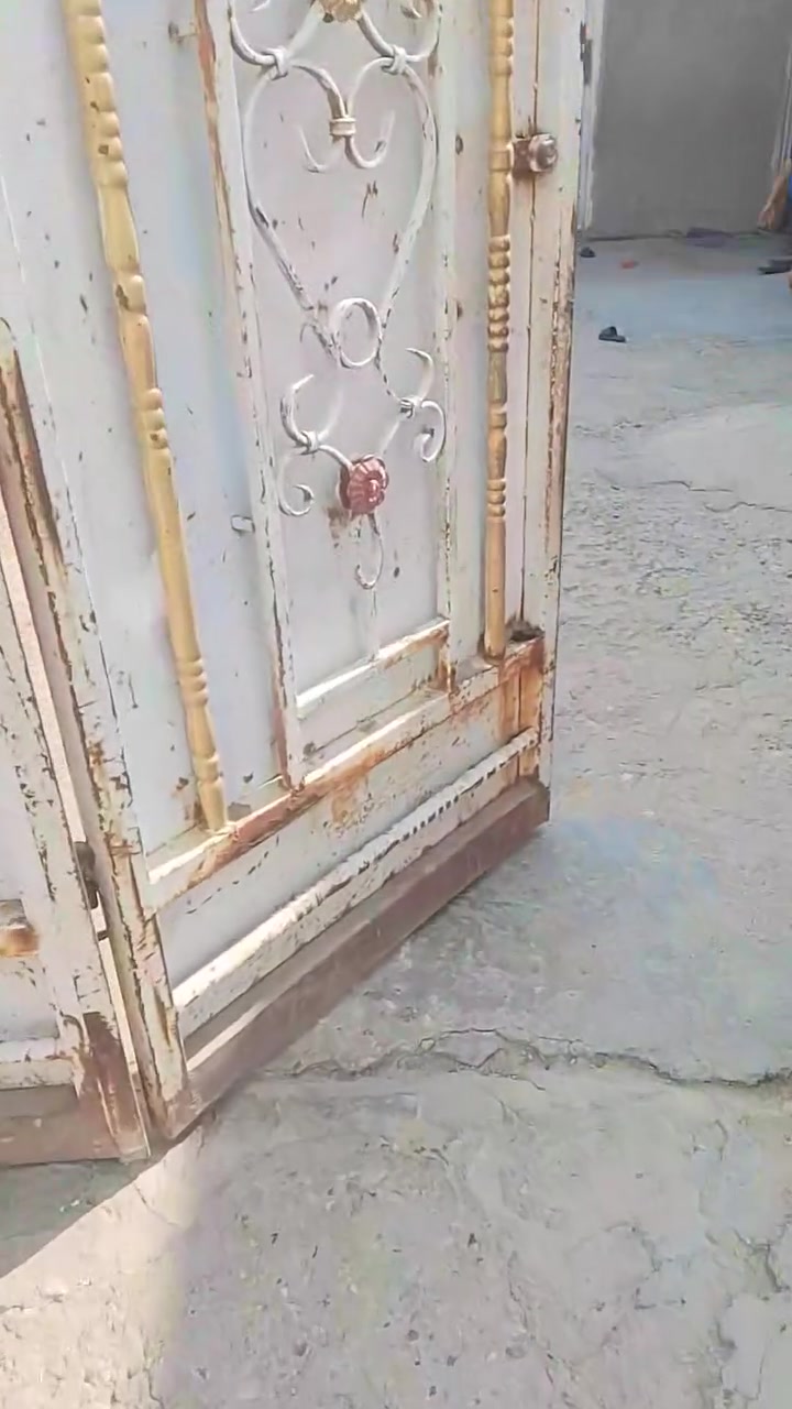 يا الله اخوان بيت بحي السلام قريه عباده خدمات كامله السعر٥٠ وبيه مجال مساحه البيت ١٩٠متر للاتصال عله الرقم‏‪***********‬‏
