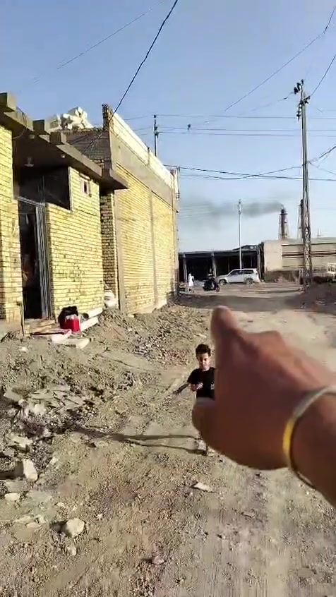 مشتمل زراعي للبيع 100 متر
الصخيين بعد ماتعبر الجسر 
شارع سيد نوري ثاني بيت عن الشارع السايدين  بيت مامسكون 
السعر خاص 
يتكون من غرفه صاله مطبخ ديوانيه صحيات داخليه وخارجيه ودرج خارجي تكدر تبني طابق ثاني درج مالته طالع
راسلوني واتساب ***********
