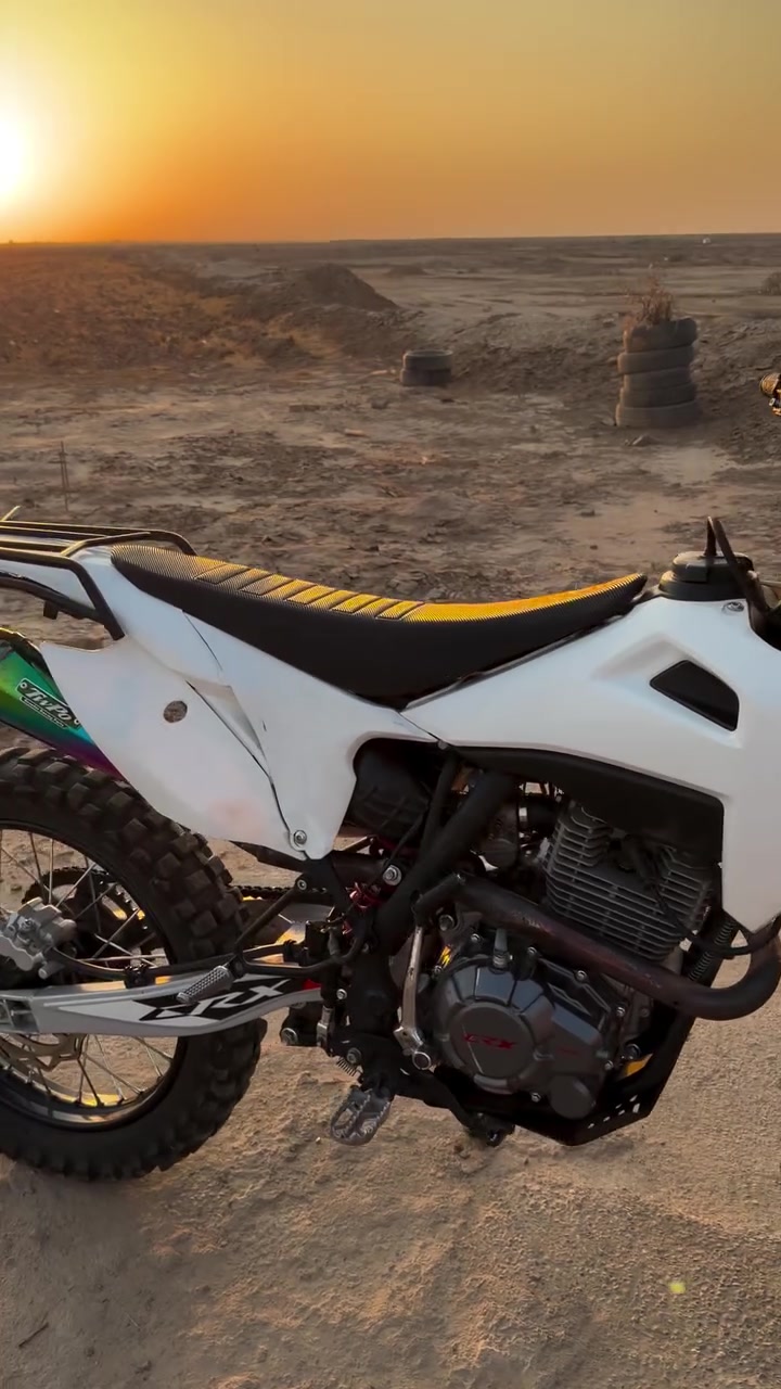 السلام عليكم
قفاز للبيع نوع crx300 دراجه اشبه بل جديده
وعليه تزويدات وشرط بطناش نمره ثالثه ، 
( سعر خاص )
شراي يتصل او واتساب  ***********
