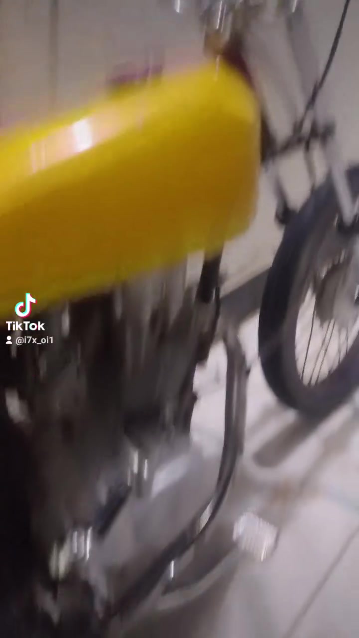سلام عليكم اربعه كير لبيع دراجه كلك كلك )دراجه 
حلوه وناعمه عوزهه بس كشن بس دراجه وياله جدد تأثيرات 
جدد دبلات امامي خلفي كله جديد دراجه مفتوحه بس ولفات فقط 
السعر  225 وبيه مجال قليل كلش مكان نجف ***********
