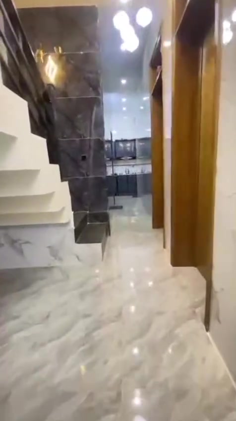 سلام عليكم بيت للبيع 108م اربع غرف نوم كل غرفة حمام عن أن بغداد خطيب الزراعي قرب شارع عشرين هياكل مقبيل دكتور منعم لاسفسار ***********
