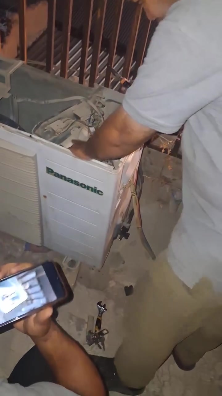 صيانه سبالت وثلاجات ومجمدات نصب غاز بنوعه كادر متخصص بعد. خبره من سنوات بسعار مناسبه ***********
