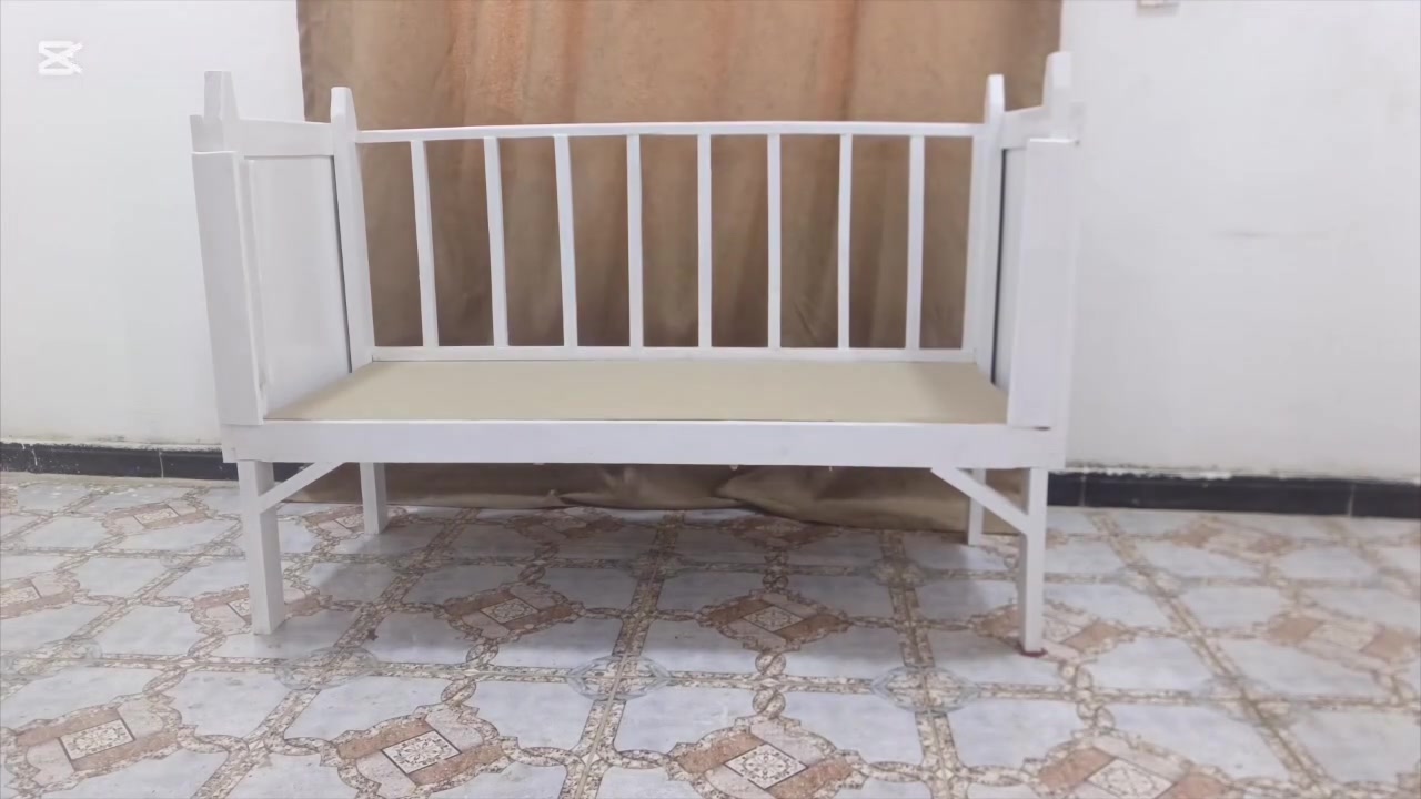 سرير طفل خشب تزكام مصبوغ بوية لماع اصلي 
الطول 145 والعرض 60 ارتفاع المحجر 50 
مكاني حي الحكيم 
سعرها مناسب كلش اليريدها يراسلني خاص 
او اتصل على الرقم 
***********
