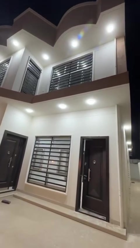بيت للبيع 
حله خلف القريه مول طابو صرف طابقين ثلاث غرف نوم بناء 2025 زيرو السعر 290 مليون
***********
