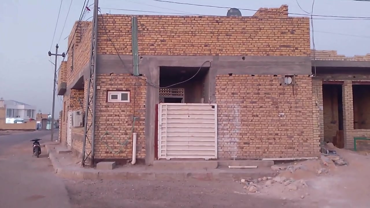 السلام عليكم بيت للايجار ركن بعرصات حيدر حجي هندي حولي الخصيمه قرب مجمع الاسراء السكني100 متر تبليط+اناره +ماء+كهرباء يحتوي هذه الدار على غرفة نوم واستقبال ومطبخ وصاله وصحيات السعر 300 وكلها وراي ماي وكهرباء وسحب مجاري. ***********
