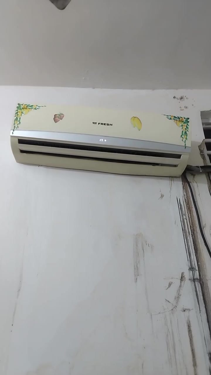 للبيع سبلت القطعه الداخليه عاطله الخارجيه شغاله بدون غاز السعر قيم بليريضي الله واخذه مكاني كربلاء الجاير ***********
