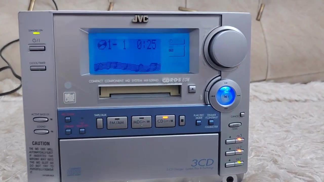 من نوادر شركة JVC جهاز صناعة يابان نوعية JVC متكون من سي دي وميني سي دي وراديو واواكس جهاز شغال شرط شغل حلو وراقي كهرباء 220 السعر 50 ألف دينار للطلب والاستفسار اتصال على أرقام التالية (*********** )(*********** )ويوجد توصيل لكافة محافظات العراقية
