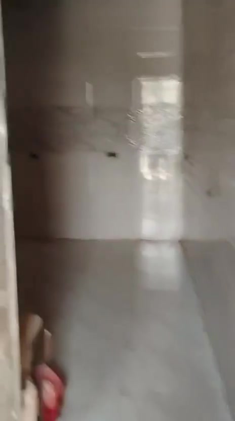 السلام عليكم بيت للبيع مساحة خمسين متر قاطين ركن
موقعة كلش حلو مي مجاري تبليط كهرباء مشتغل بي مطبك بياض سيراميك باقي شغلات بسيطة نقص السعر خاص ***********
