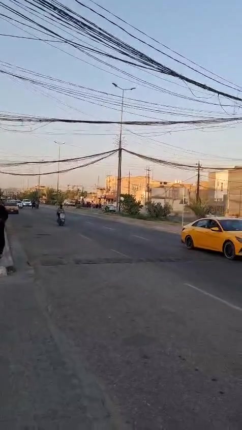 بيت للبيع حي الحر بناء قديم نظيف ثاني بيت عن شارع المستوصف حي الحر طابقين طابوق عكادة مساحه 118 متر السعر 180 الاتصال على الرقم ***********
