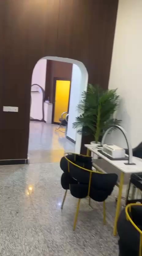 *********** العنوان زيونه خدمي درجة سي فرع حراير 
سبب البيع لعدم التفرغ وغايه السفر
