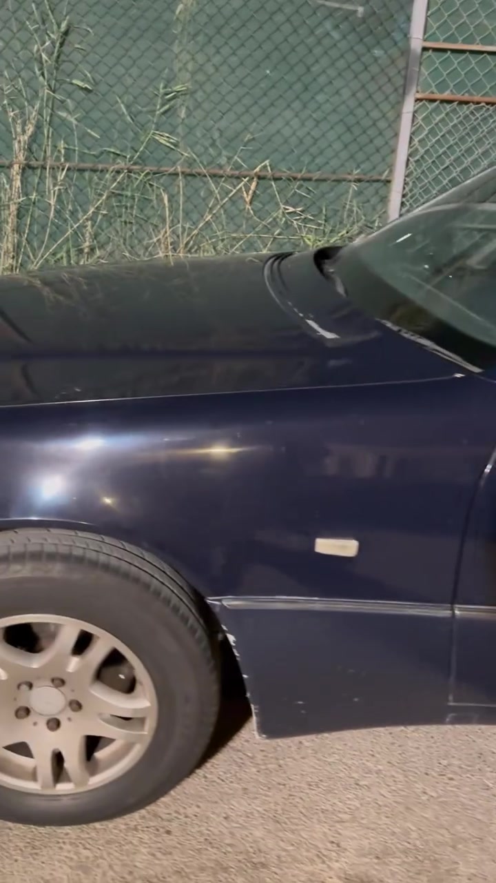 للبيع مارسدس شبيح s320
موديل 1994بأسم 
محرك3200خراطيم
الصدر شوي بيه صوت خفيف 
تخم تاير جديد 
كير هم جديد 
تبريد مايشتغل 
محرك زين مابيه لاتبخير ولاتنقيص
السيارة شغالة وجاهزة ترايك للبصرة 
السعر 58
مكاني بغداد حي الجهاد
***********
***********
