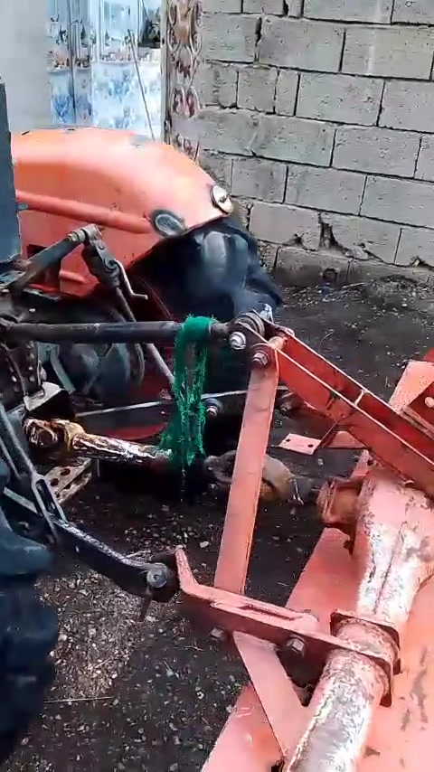السلام عليكم مكينة كابوته للبيع معدات رفاس مال شركة مامفتوح بي برغي وكيلة مال شركة تخم تاير باور استرين صدر جديد باتري جديد اكسل كير محرك هيدروليك كله مكفول وجديد المكان ديالى قضاء الخالص للإستفسار الاتصال على الرقم ***********
