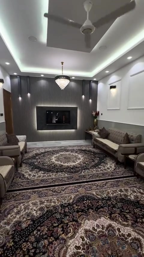 فخامة الرصاصي 🩶
لون هادئ… بس حضوره فخم ويغيّر المكان بالكامل ✨
اختيار الرصاصي للديكور يعني ذوق، أناقة وفخامة بالتفاصيل.

📞 ***********
