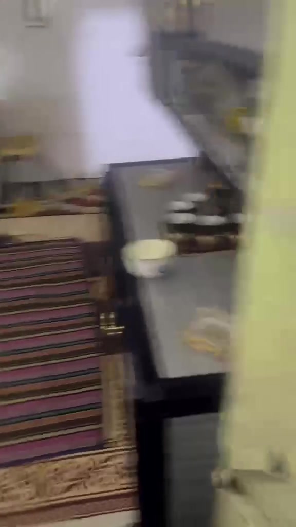 بيت للبيع منطقه بشارع مطعم ماعون باقي تفاصيل على رقم ***********
