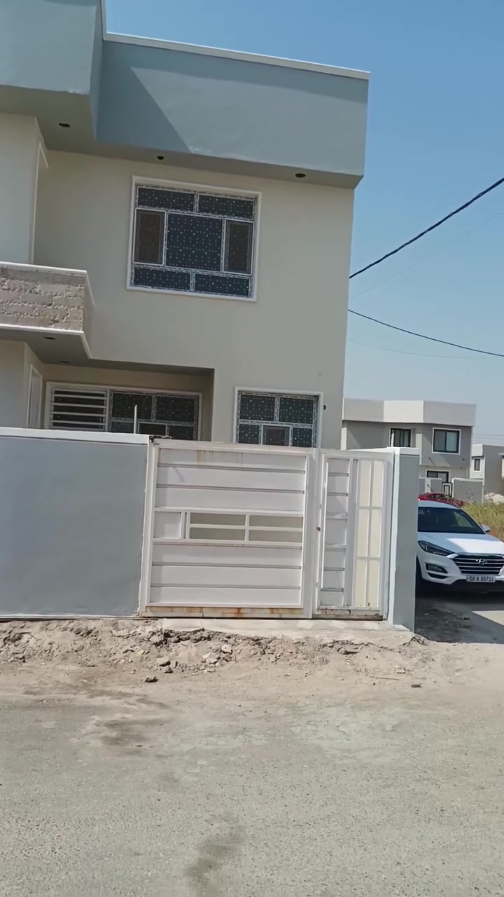 بيت ركن المساحة 150م طابقين ثلاث غرف نوم ثلاث مجمعات صحيات مطبخ حار وبارد الموقع مجمع الأمير السكني في الطهمازية السعر 135 مليون رقم الهاتف ***********
