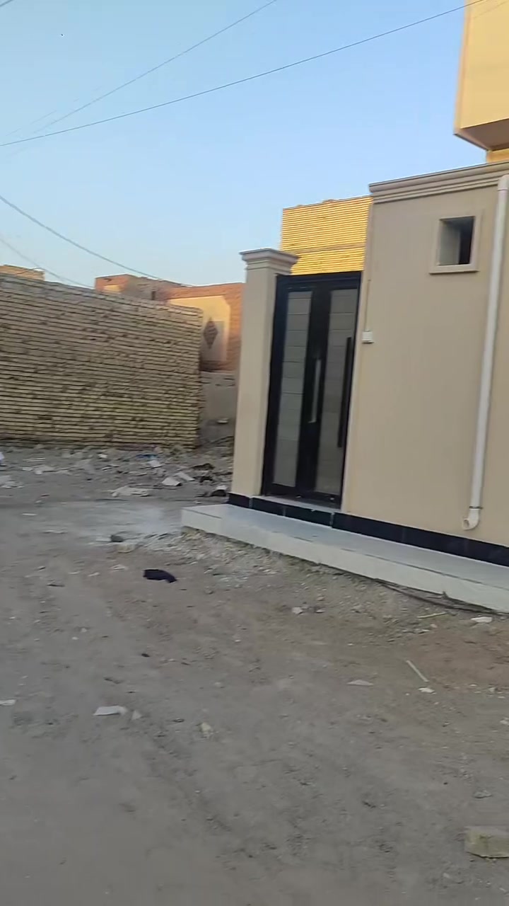 السلام عليكم بيت 100 متر امامي
بيت 100 امامي بناء جديد مفتاح مامسكون 

العنوان الناصريه الاسكان الصناعي حي المهندسين 

السعر 90 وبي مجال للاستفسار واتساب 

***********

نستقبل عروض الاسكان الصناعي فقط
