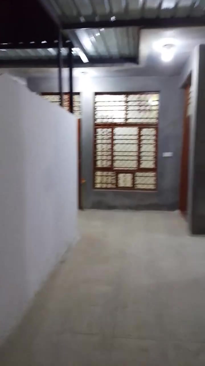 بيت للايجار طابق ارضي غرفتين استقبال صاله مطبخ طرمه كله موضح بالفديو موقعه شارع السجه ايجاره ٣٥٠ الف للاستفسار ‏‪***********‬‏
