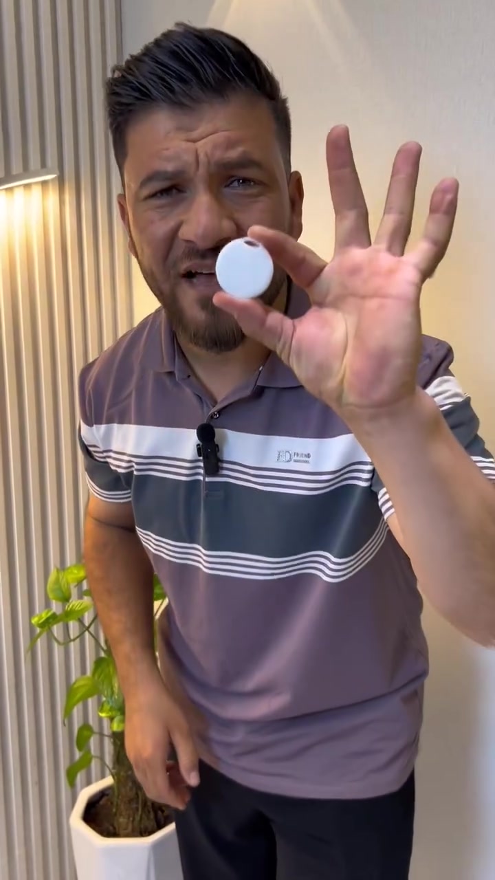 لطلب منتج ***********
Smart Tag متوافق مع Apple Find My– جهاز تتبع ذكي للأغراض

• جهاز تتبع ذكي يساعدك على العثور على أغراضك بسهولة عبر تطبيق Apple Find My.

• يعمل مع تطبيق Apple Find My لعرض موقع أغراضك على الخريطة مباشرة.

• إمكانية تشغيل صوت من التطبيق لتحديد موقع الجهاز القريب منك.

• اتصال لاسلكي عبر Bluetooth (BLE 5.2) لربط سريع وسهل.

• تصميم صغير وخفيف مع حلقة للتثبيت على المفاتيح أو الحقائب.

• يعمل ببطارية قابلة للاستبدال (CR2032) مع سهولة فتح الجهاز للتبديل.

• الموديل: RSH-iTag 09
• الوزن: 8 غرام
• نوع البطارية: CR2032
• الجهد: DC 3V
• الاستهلاك:
 • وضع الاستعداد: 5 µA
 • الحد الأقصى: 10 mA
• الاتصال: Bluetooth BLE 5.2
• مدى الإرسال: حتى 40 متر (في مساحة مفتوحة)
• الصوت: منبه مدمج 75 ديسيبل (على بعد 10 سم)

محتويات العلبة:
• جهاز Smart Tag
• كتيب تعليمات
• أداة فتح لتغيير البطارية
