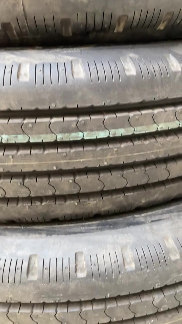 السلام عليكم للبيع زوجين تايرات كنتر قياس 225/80R17.5 مال بالة يوكوهاما ياباني انتاج 2023 شرط زيرو الزوج ب425 
***********
