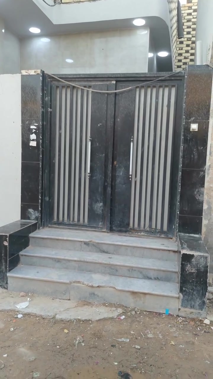 بيت 150 متر بناء جديد طابوق معمل كونكريت خامس بيت عن شارع 20 الجهه اليمنى.  التفاصيل داخل

سعر البيت 95 مع المجال 

‏‪***********‬‏

‏‪***********‬‏
