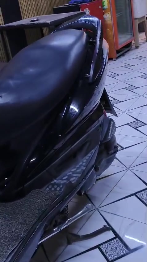 ملاحضه)  بيها لاستيك ولف)[مو طبلي تكلي شبيها مالات الله انطيتكياهن ليكدام] سلام عليكم سكنس فحل خط واحد الدراجه من الطول للطول شغاله كفرات بلادي الدراجه كلها بلادي المكينه مملعوب بيها لايت زنون عالي ناصي اشاير دبل اشاره بكلايت كله شغال تايرات جدد دراجه بيها شلعه ومعدل شرط معدلك 110 عداد سرعه عداد بانزين كله شغال مكاني بياع تقاطع درويش رقمي فقط واتس (***********) سعر 550 وبيها مجال للطيبين
