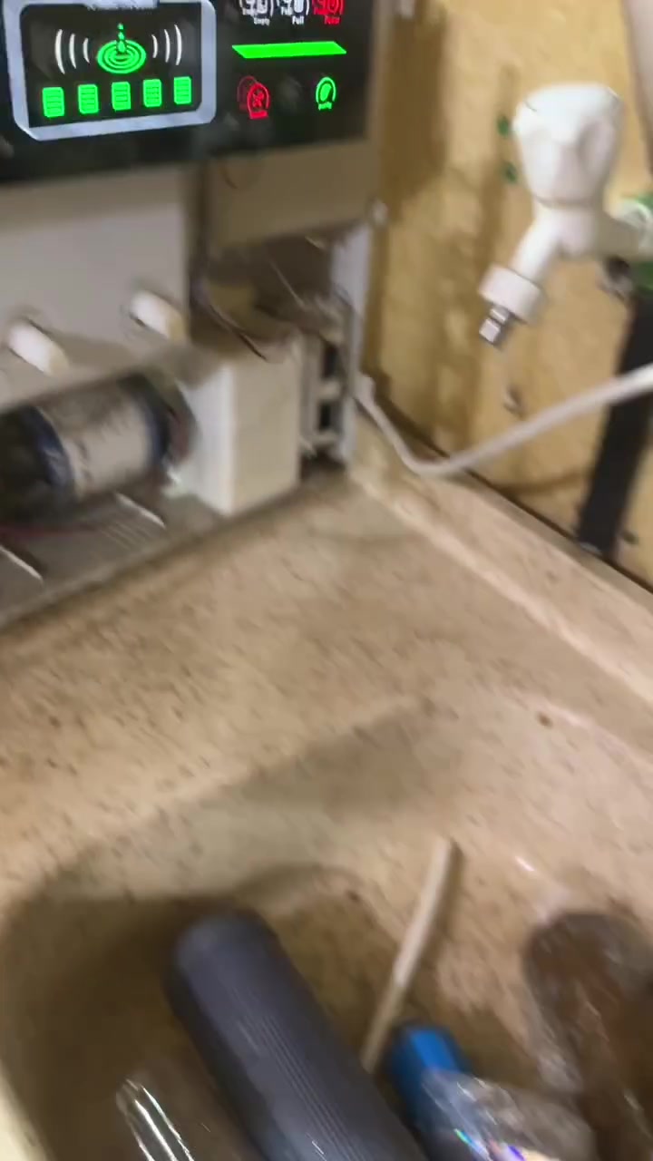 💧 من أعمالنا اليوم 💧
تبديل فلاتر وصيانة لفلتر ماء شاشة ذكي حار وبارد 🔧✨

شغل مرتب، فحص وصيانة كاملة حتى تبقى المي نظيفة والمنظومة بأفضل أداء 💯

📞 ***********
📍 كربلاء وضواحيها
🕗 من ٨ صبح لحد ١٢ بليل
🚗 صيانة موقعية • نجيك للبيت
