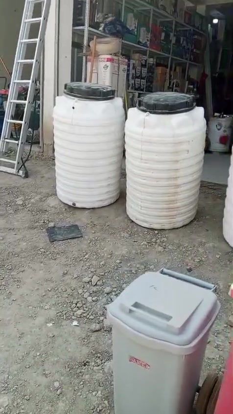 السلام عليكم محل نشائية للبيع كامل ماء ومجاري وكهرباء الناصرية مركز المحافظة  للتواصل ع رقم الهاتف ***********

