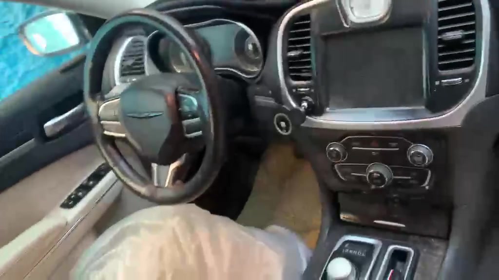 سلام عليكم اوباما رقم بغداد 2018 اصل فول مواصفات عده الفتحه كير محرك حداديه تايرات كله شرط صور الحادث بلمنشور سعر قفل 174 قفل 
*********** مكان السياره صويره
