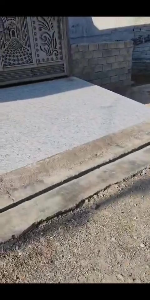 بيت #زراعي للبيع
مساحته 160 متر 
طابق واحد التفاصيل داخل الفيديو
العنوان حي الطين مقابل اساله الماء قرب محطة حردان
للاستفسار الاتصال على الرقم
‏‪***********‬‏ واتساب
