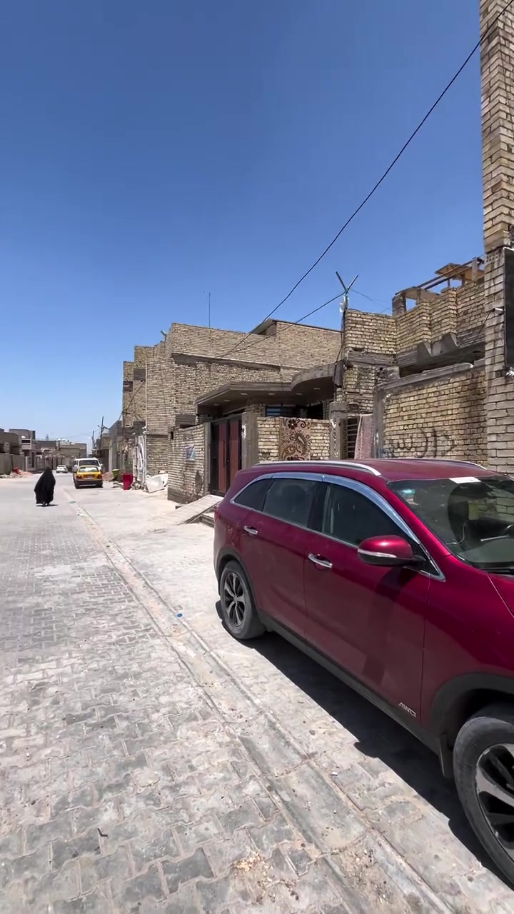 بيت للبيع مكان حي كوفه مقابيل الشركه الماءبيت مساحه 100 متر البيت قاطين البيت كامل ما عدا الغرفه مال القاط الثاني والحمام  ماكاملات المكان شارع الصوره على جها اليمنه فرع اسواق احمد بل اخير مالته المنطقه ماء مجاري كهرباء تبليط كلها كامله 
السعر البيت 87 قفل للستفسار ***********
