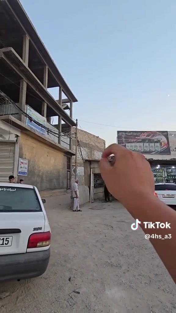 السلام عليكم دار للبيع 165 مقبل السندبادتفصيل داخل المقطع يرهم مروس مكان اكبر مساحه تواصل *********** صاحب الدار
