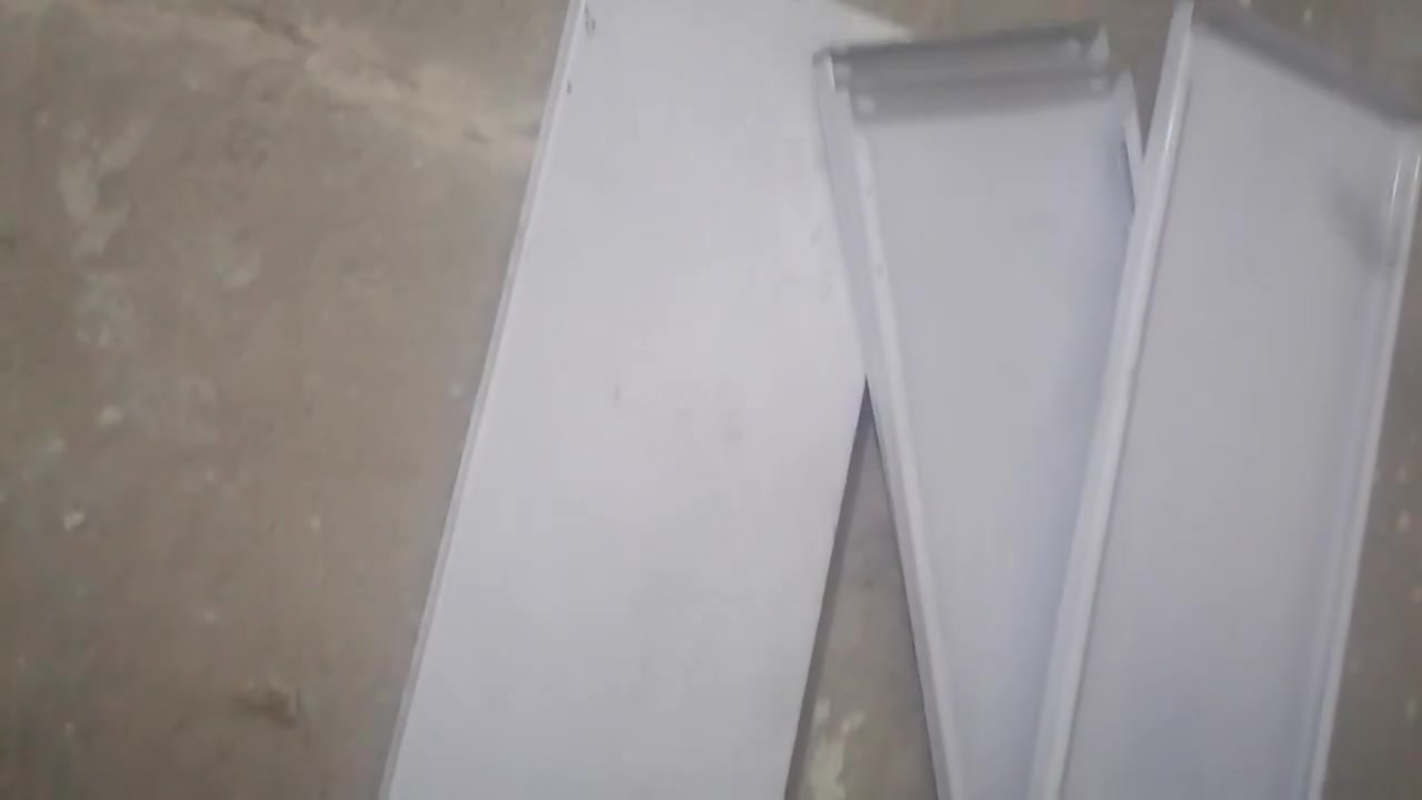سلام عليكم عندي رفوف للبيع مال ابو أسواق ١٤ رف كاملات هنه وغراضهن قويات شرط ٥٠ يتحمل للأستفسار واتساب
***********
