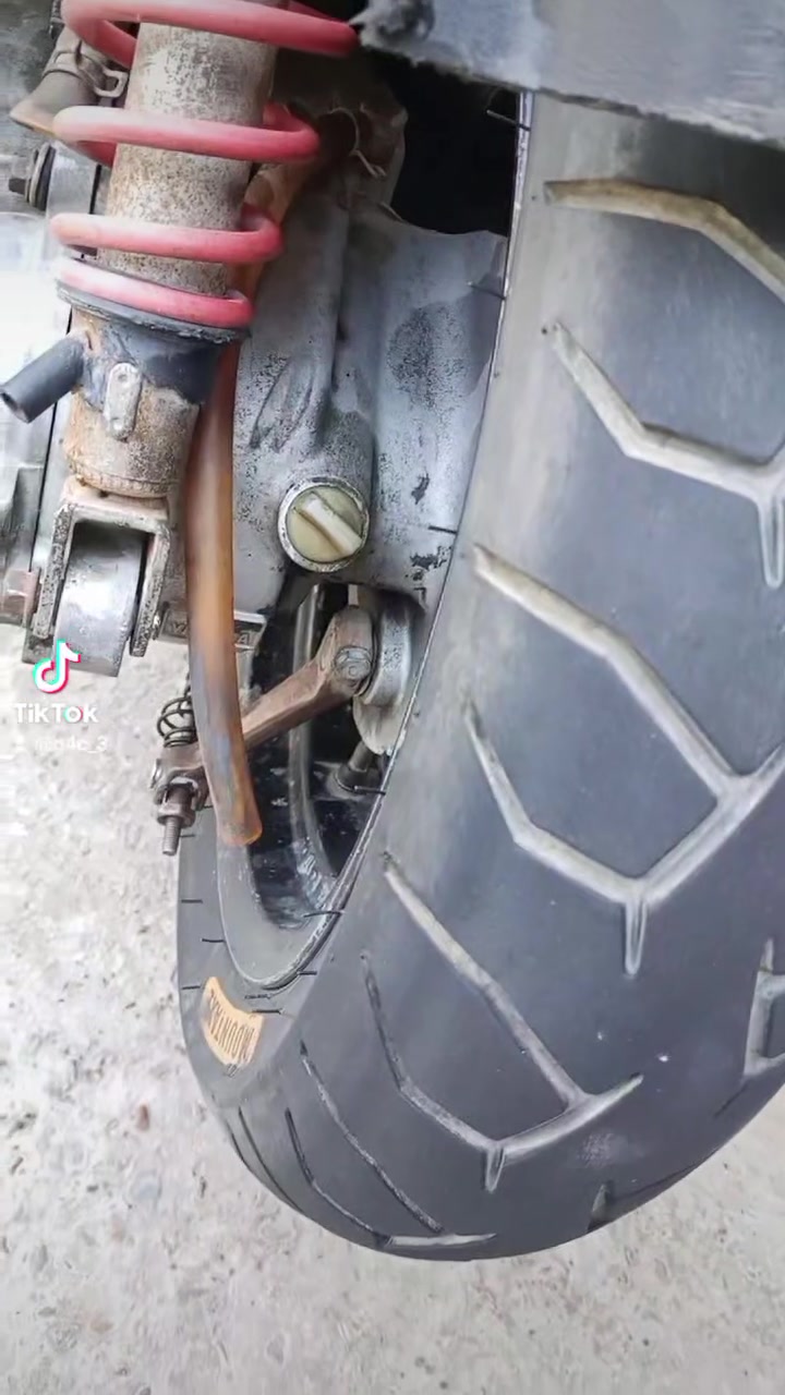 سلام عليكم سكنس نثيه للبيع 140نضيفه بس كفراتها تعبانه ولدراجه مفتوحه مره وحده وبوشه بلادي ومبدل الها ملف جديد وباتري جديد وتشتغل نكره سلف سعرها375وبيها مجال مكاني الشعب بل ثعالبه الاوله واتساب فقط ***********
