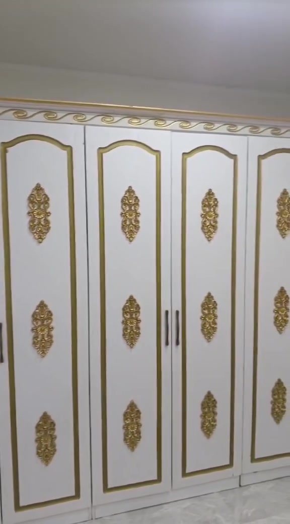 کەنتۆر و مێز تەوالید 5 دەرگای باڵۆن پرێس سعری 370,000 مەجالێکی کەم ***********
