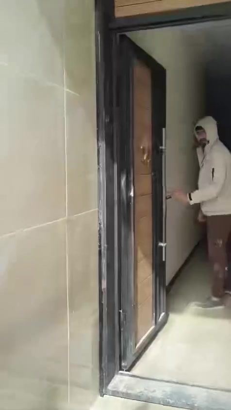 دار للبيع 💯 م
الدوره البو عيثه
مجمع شواطئ دجله شارع المطار
واجها 5
نزال 20
تنازل شركه مباشر 
بيتونه كبيره 
عددغرف 4
صحيات عدد2
بيت كامل مفتاح 
شغل نضيف مراحل العمل كلها مصوره بلكامل 
للبيع فقط هاتف 
***********امجد

