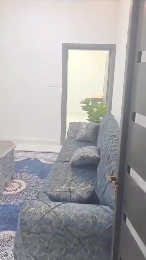 مؤثثة • غرفة وصالة • قرب سوق الجنينه