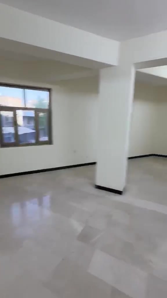 🏢 شقق فاخرة للإيجار في عمارة راقية – للعوائل فقط 🏡
📍 الموقع: الكرادة – موقع مميز قريب من شارع أبو نؤاس والكرادة داخل
📌 موقع استراتيجي قريب من المناطق الحيوية والخدمية وسهل الوصول.

🔹 الشقة الأولى:
• غرفتين نوم
• صالة
• مطبخ
• حمام

🔹 الشقة الثانية:
• غرفة نوم
• صالة
• مطبخ
• حمام

✨ مواصفات العمارة:
✅ عمارة حديثة وراقية
✅ مصعد كهربائي
✅ كراج خاص داخل العمارة ومخصص للسكان فقط
✅ سلم طوارئ
✅ منظومات إطفاء حرائق في جميع الطوابق
✅ حارس متواجد للعمارة
✅ كاميرات مراقبة حديثة في جميع الطوابق والمداخل
✅ بيئة هادئة وآمنة
✅ العمارة مخصصة للعوائل فقط
✅ موقع قريب من جميع الخدمات والمناطق الحيوية

📞 للاستفسار أو المعاينة:
📱 ***********
